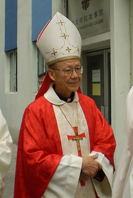 Kard. Tong wzywa katolików do jedności pośród zawirowań społecznych