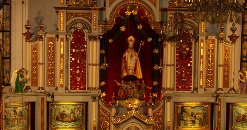 Figura św. Mikołaja w sanktuarium w Pierśćcu