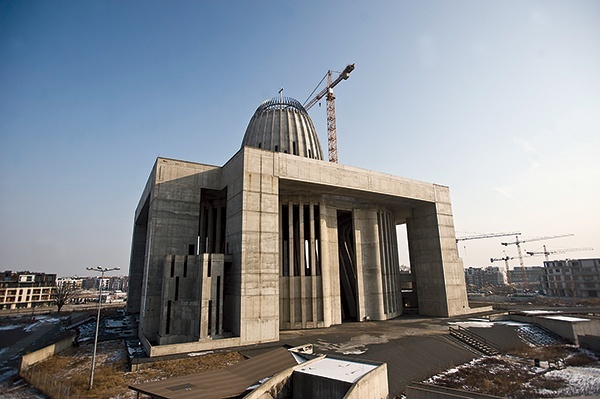  Świątynia Opatrzności Bożej jest już zbudowana do zaplanowanej przez architekta wysokości