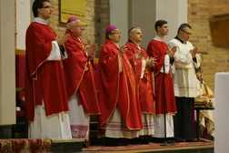 Eucharystię sprawowało trzech biskupów