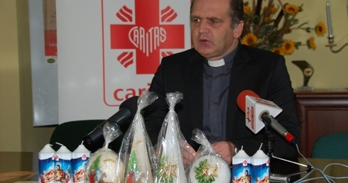 Chcemy pomóc wszystkim bezdomnym – mówi ks. Grzegorz Wójcik