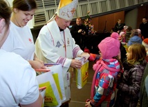 Co roku praska Caritas przygotowuje kilkaset paczek świątecznych dla najmłodszych