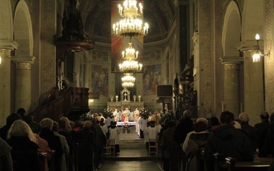 W liście pasterskim na tegoroczny Adwent bp Piotr Libera przypomina o obowiązku uczestniczenia w niedzielnej Mszy św.