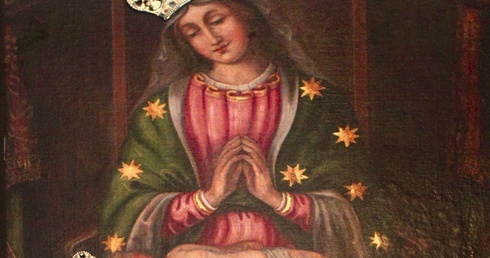 Pierwotnie w grocie Matki Bożej Skalnej w Castel Sant’Elia znajdował się fresk z wizerunkiem Madonny i Dzieciątka. Pochodzący z X lub XI w., namalowany był na skale tufowej, stąd nazwa sanktuarium. Spływająca z góry woda, drążąca grotę, zniszczyła jednak malunek i prawdopodobnie w XVI w. nieznany malarz przeniósł wizerunek Maryi na płótno.  Ikona Matki Bożej Skalnej przedstawia Madonnę siedzącą, odzianą w szeroki płaszcz i adorującą nowo narodzone Dzieciątko. Takie przedstawienie Matki i Syna jest rzadk...