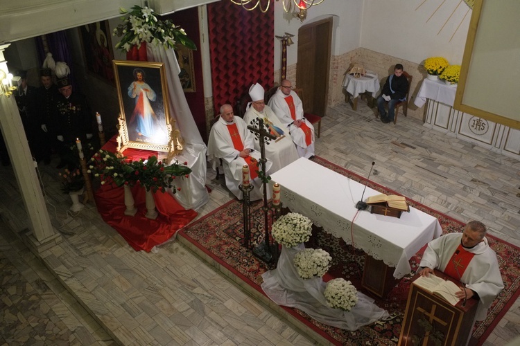 Peregrynacja obrazu Jezusa Miłosiernego w parafii pw. św. Michała Archanioła w Łagoszowie Wielkim