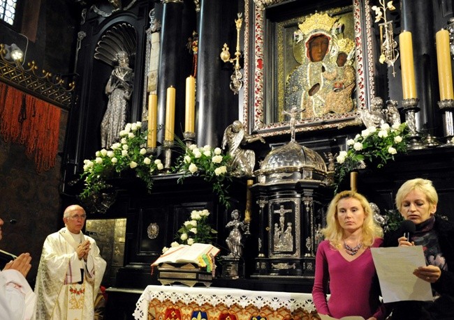 Zdaniem abp. Wacława Depo profanacja jest skutkiem trwającej od dłuższego czasu antykościelnej i antychrześcijańskiej nagonki