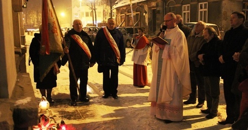 13 grudnia pod tablicą w Białej