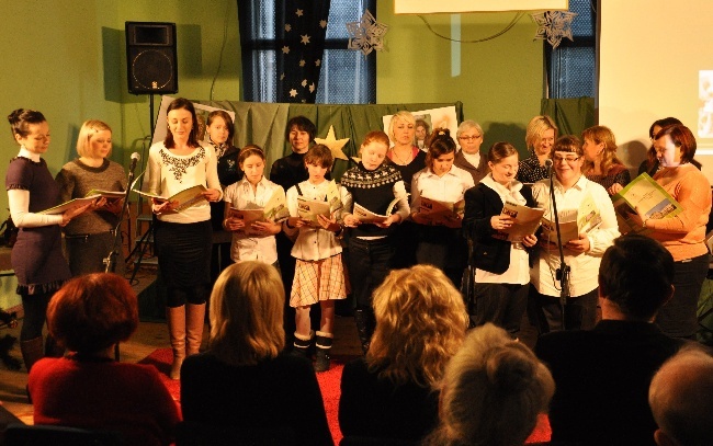 Kolędy dzieci dla seniorów