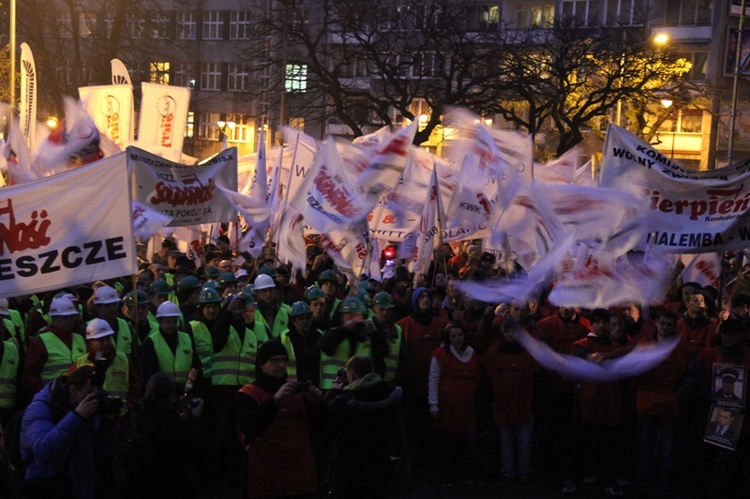 Demonstracja związkowców w Katowicach