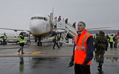 Pierwszy samolot wylądował 17 grudnia o 13.20