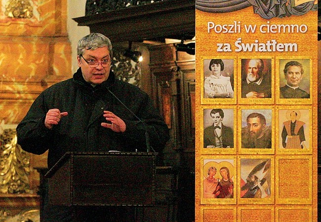  Licznie zgromadzeni w bazylice słuchacze przekonali się o mocy charyzmatu ks. Pawlukiewicza 