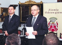 Duży może więcej