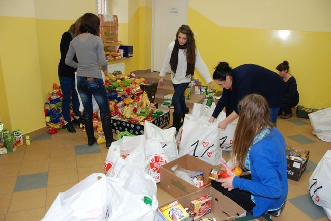 Caritas przygotowało blisko 300 paczek żywnościowych