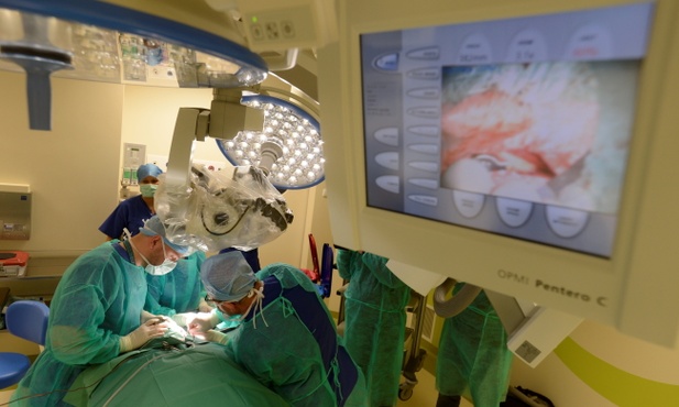 Kajetany: Implant słuchowy nowej generacji 
