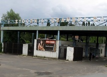 "Gdy naród do strajku wyruszył bez broni"