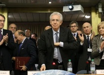 Włochy: Premier Monti podał się do dymisji