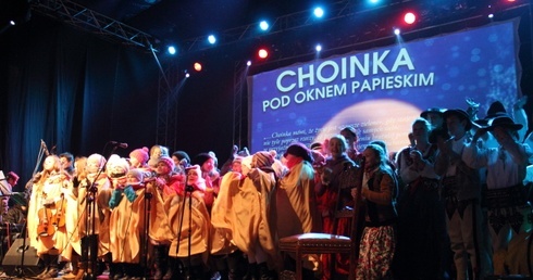 Choinka pod oknem papieskim