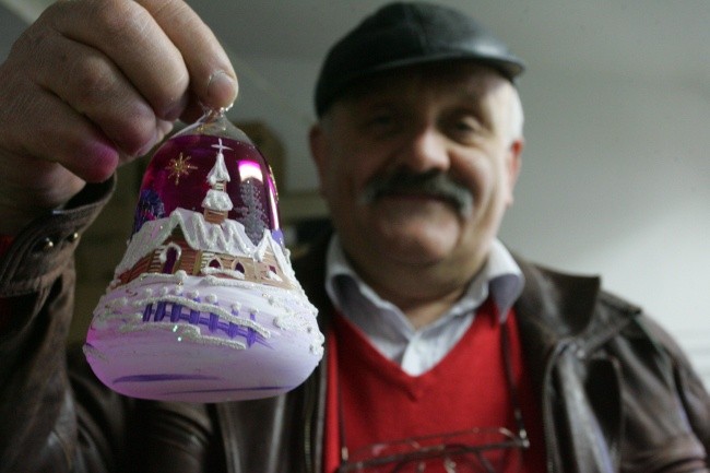 Skąd się biorą bombki?