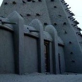 Islamiści niszczą kolejne mauzolea w Timbuktu