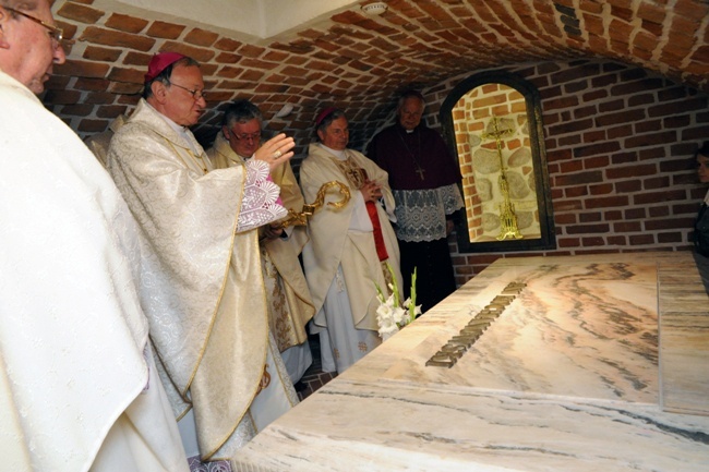 24 czerwca. W Zwoleniu poświęcono nekropolię Kochanowskich