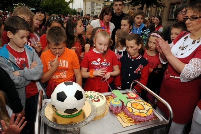 6 czerwca. Euro 2012 rozpalało nadzieje. Przykładem tego był festyn zorganizowany w radomskiej PSP 34