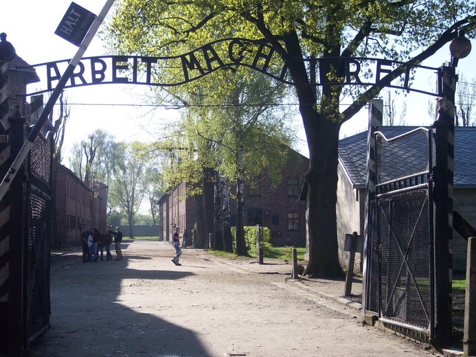 Dramatyczny apel Żyda ocalałego z Auschwitz