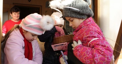 Kolędowali dla małych Wietnamczyków