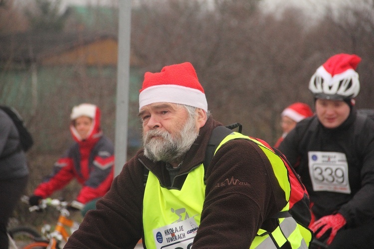 Niktórzy Mikołaje-cykliści nie musieli przyczepiać sobie sztucznej brody