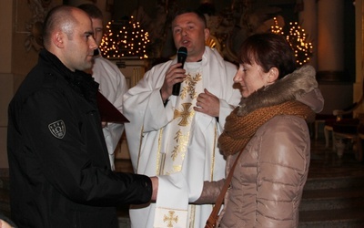 W parafii św. Jakuba w Skierniewicach na wszystkich Mszach św. małżonkowie odnawiali przyrzeczenia małżeńskie