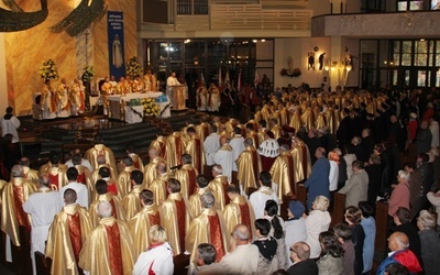 Diecezjalna inauguracja Roku Wiary w bielskim kościele NSPJ