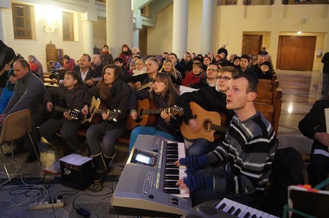 Rodziny "kolędują Małemu"