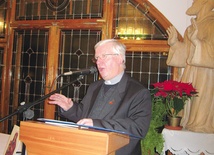  Ks. Marian Kopko przypomniał, że na pamiątkę cudownego odnalezienia ikony  18 grudnia ustanowiono w Krzeszowie Dniem Światła