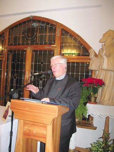  Ks. Marian Kopko przypomniał, że na pamiątkę cudownego odnalezienia ikony  18 grudnia ustanowiono w Krzeszowie Dniem Światła