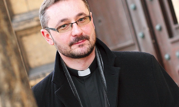Ks. prof.  Dariusz Walencik przygotowuje bilans mienia utraconego przez Kościół w czasach PRL oraz działań rekompensujących  tę grabież. Dokument ma  być gotowy  w styczniu 2013 r.