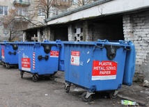 Pojemniki do segregacji na Pradze Południe