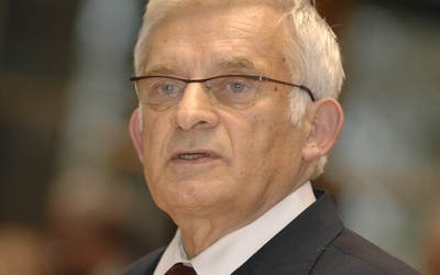 Buzek szefem Rady Instytutu Adama Mickiewicza
