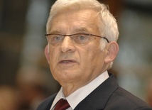 Buzek szefem Rady Instytutu Adama Mickiewicza