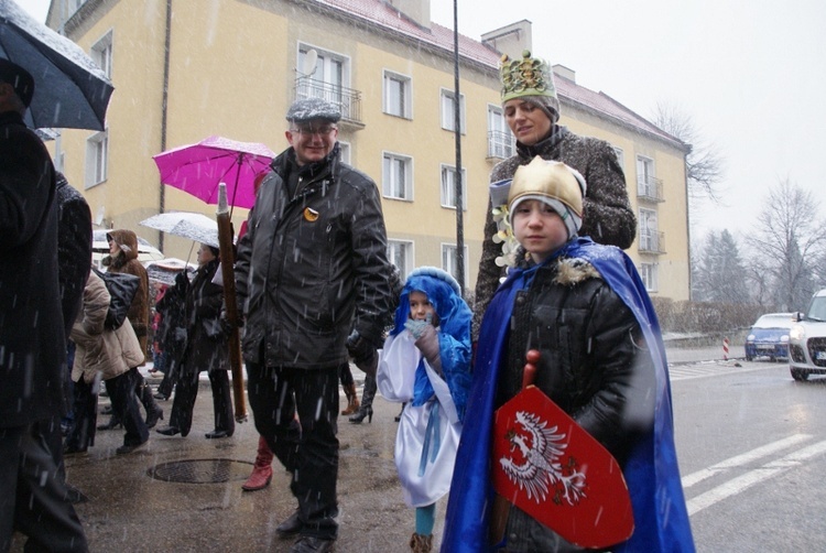 Tychy - orszak w padającym śniegu