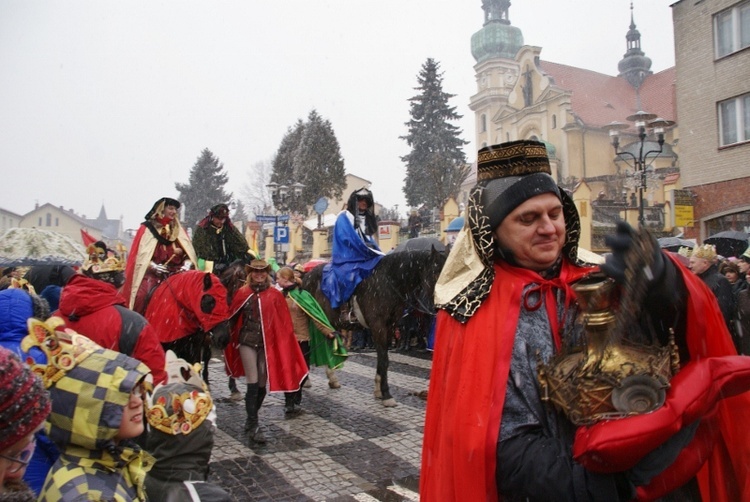 Tychy - orszak w padającym śniegu