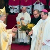  Życzenia metropolicie katowickiemu złożył biskup Józef Kupny