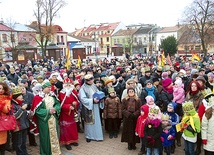 Trzej Królowie ze swą świtą