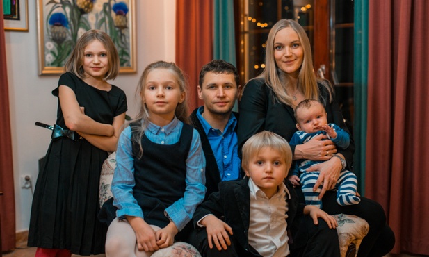 W ciepłym domu mieszka Ktoś