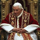 Benedykt XVI dziękuje żandarmom 