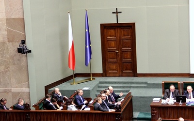 Krzyż wisiał w poprzednich kadencjach Sejmu. Czy teraz zostanie zdjęty?