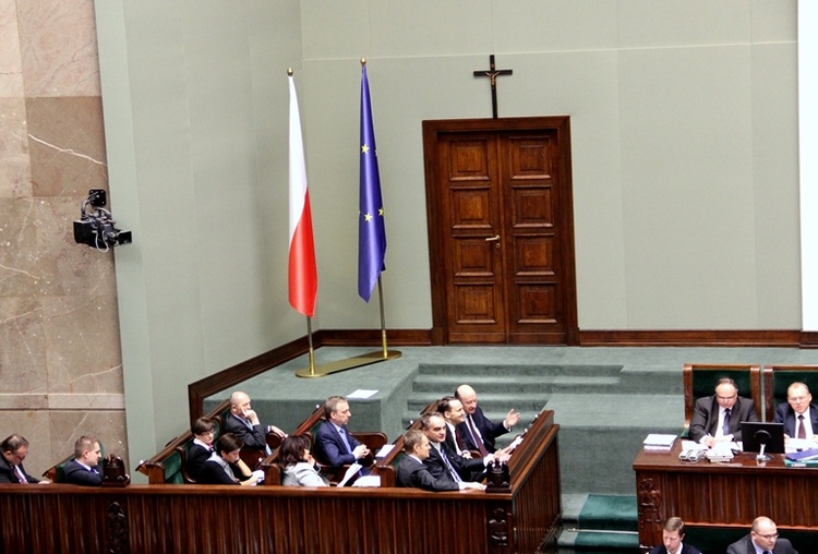 Krzyż wisiał w poprzednich kadencjach Sejmu. Czy teraz zostanie zdjęty?