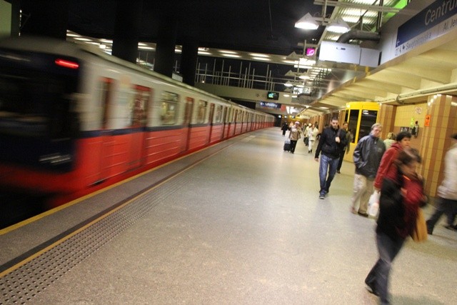 ZTM proponuje: Metro będzie kursować do 1.30