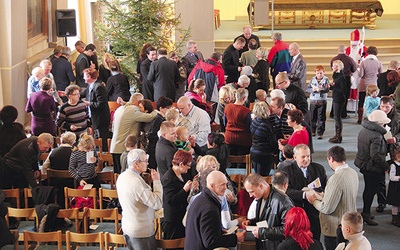  W spotkaniu wspólnot trzeźwościowych uczestniczyli trzeźwi alkoholicy oraz ich rodziny