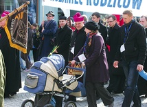 Zmiana nazwy pochodu podkreśla fakt, że w marszu  bierze udział wiele rodzin 