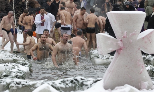 Wykąpali się w Dnieprze na Chrzest Pański