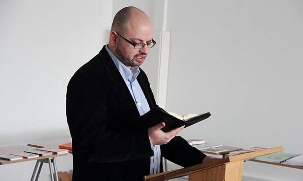 Zdaniem pastora Bartosika musimy przyjmować cechy Boga Ojca jeśli chcemy być dobrymi ojcami dla naszych dzieci  